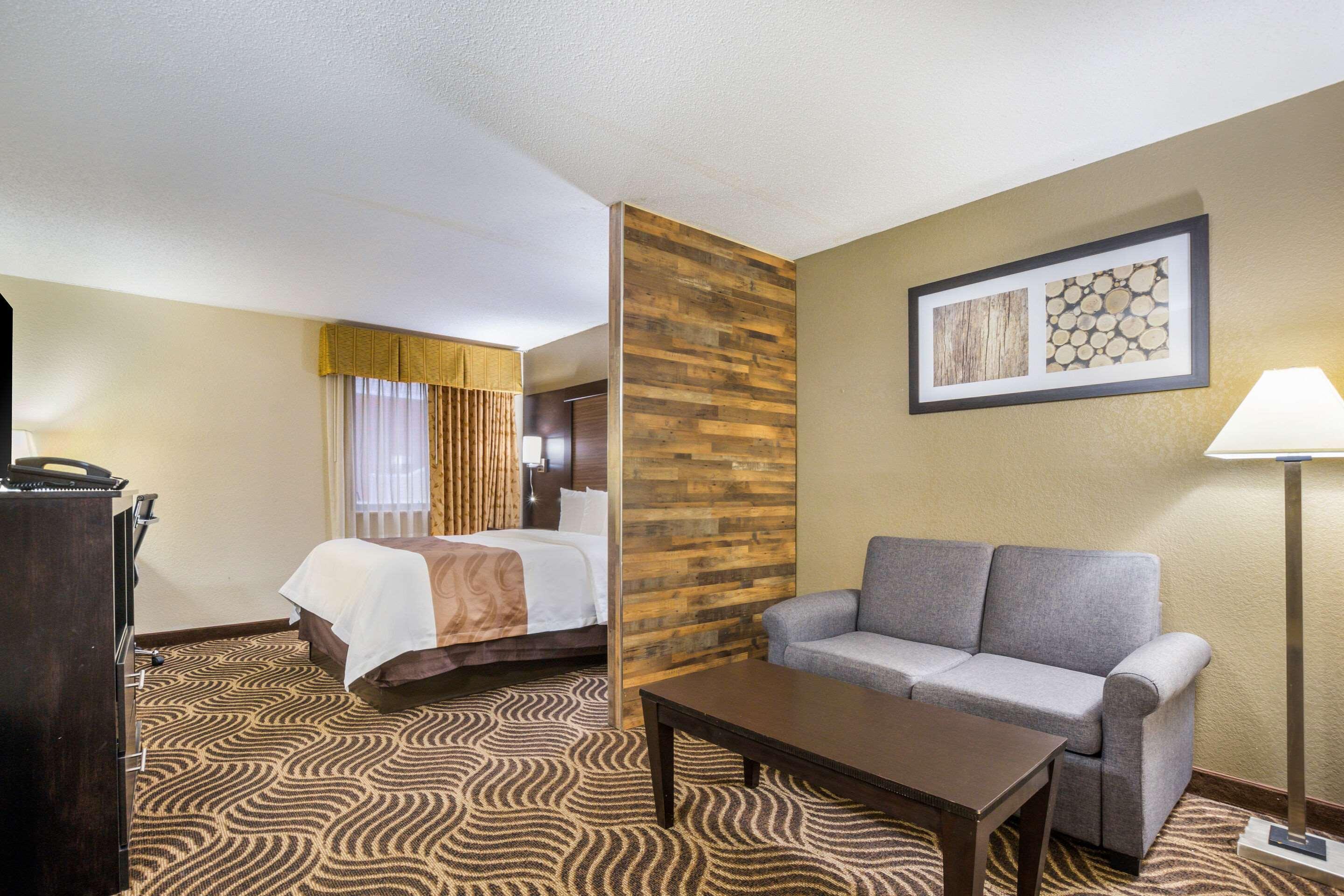 Quality Inn & Suites Florence- Cincinnati South Esterno foto