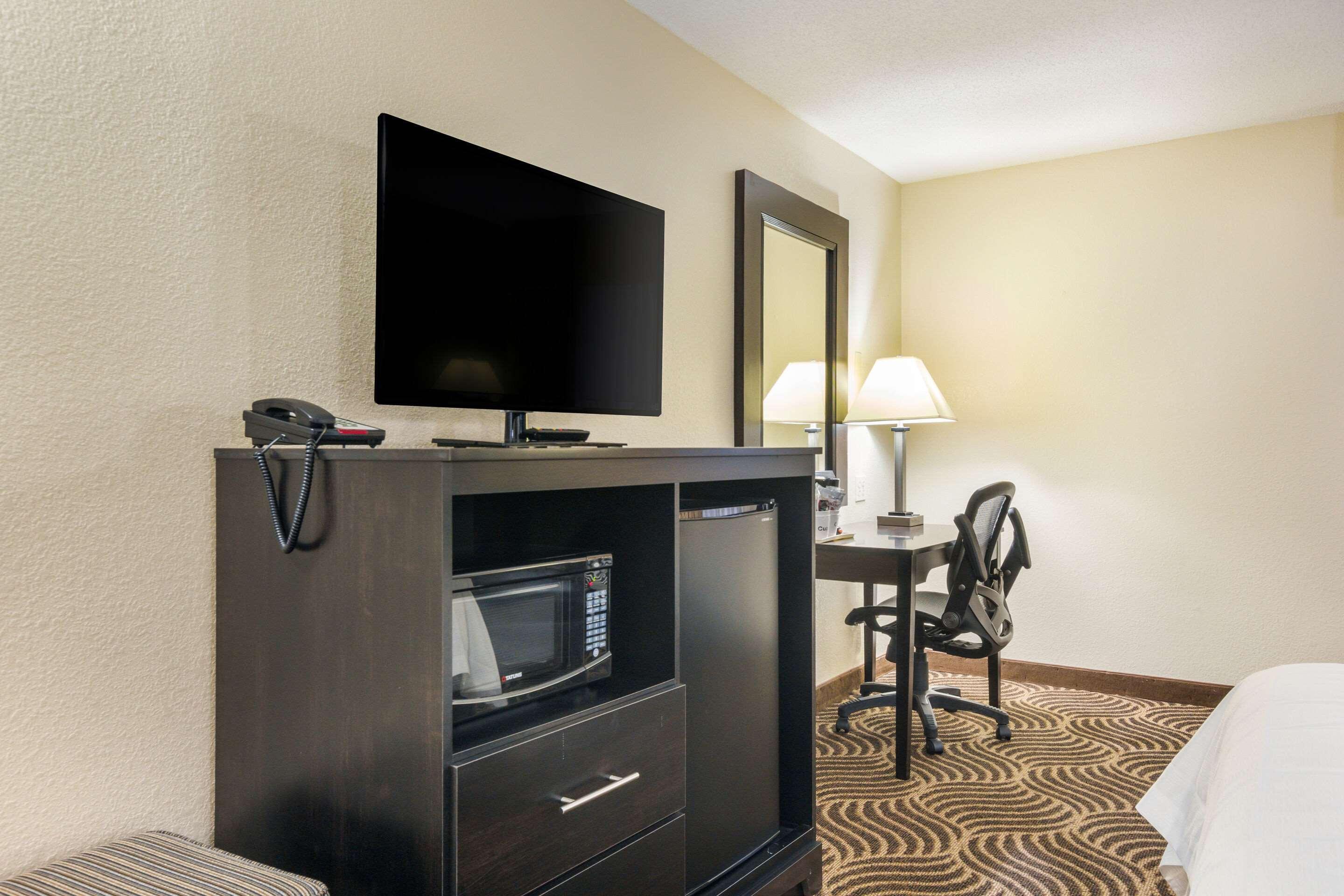 Quality Inn & Suites Florence- Cincinnati South Esterno foto